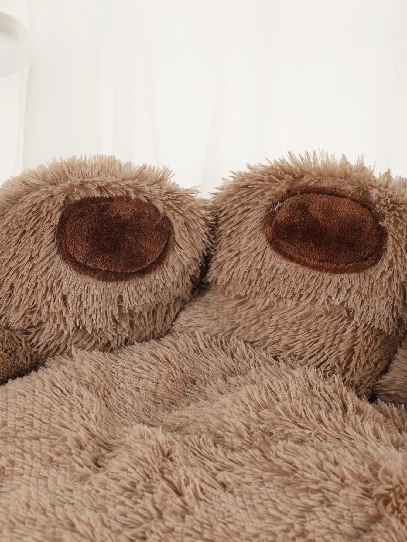 Gentle Paws™ Fluffy Dog & Cat Bed